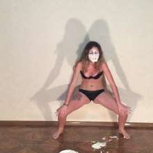 Top Messy Girls: New Year's Dance with a Pie in the Face