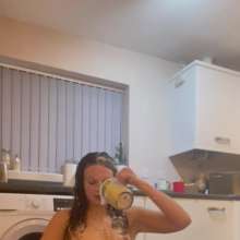 WAMfuns Messy Forfeits: Queen Peach Black Dress In Porridge