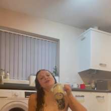 WAMfuns Messy Forfeits: Queen Peach Black Dress In Porridge