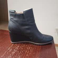 Messyshoes1985: 