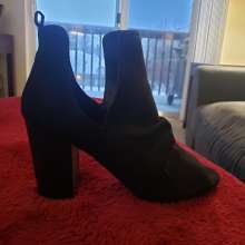 Messyshoes1985: 
