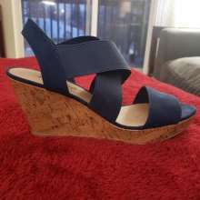 Messyshoes1985: 