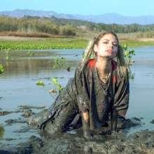RSSRuinStreetStyle: Bad Girl Mud Bath with Shiny Jacket, Leather Pants and Air Jordan Sneakers