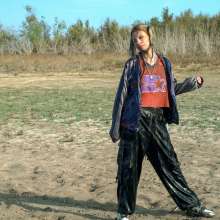 RSSRuinStreetStyle: Bad Girl Mud Bath with Shiny Jacket, Leather Pants and Air Jordan Sneakers