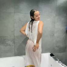 WetPlace: Stunning Anny Shower In Jacuzzi