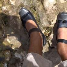 carlosstf33: Walking in River with Shoes and Pantyhose