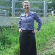 DungeonMasterOne: Susie in Wet Skirt Uniform
