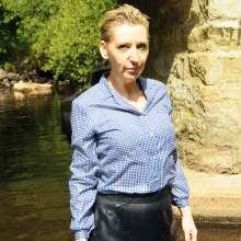 DungeonMasterOne: Susie in Wet Skirt Uniform