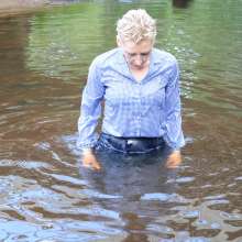 DungeonMasterOne: Susie in Wet Skirt Uniform