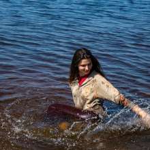 wet.look.me: Wetlook girl in tight-fitting leggings get wet | Wetlook.biz