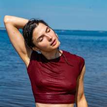 wet.look.me: Wetlook girl in tight-fitting leggings get wet | Wetlook.biz