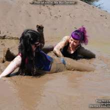 DungeonMasterOne: Violet Vixen and Isabeau, the 80s Mud Dancers!