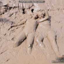 DungeonMasterOne: Violet Vixen and Isabeau, the 80s Mud Dancers!