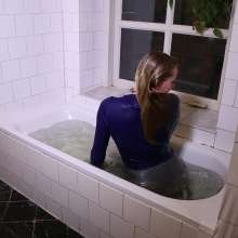 WetPlace: Beautiful Eileen Shower In Leggings