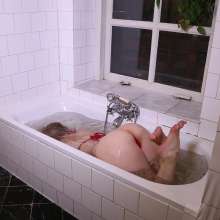 WetPlace: Beautiful Eileen Shower In Leggings