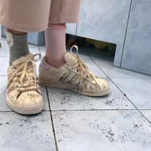 Wet Live Team: Big Squishy Adidas Super Star 4k