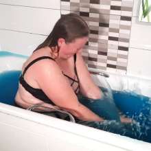 CheekyLuna: Cheekyluna's Warm Blue Jelly Bath