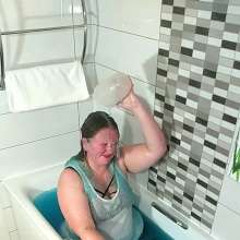 CheekyLuna: Cheekyluna's Warm Blue Jelly Bath