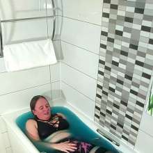 CheekyLuna: Cheekyluna's Warm Blue Jelly Bath