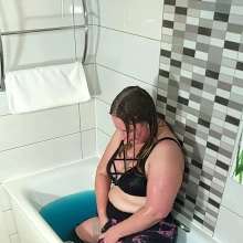 CheekyLuna: Cheekyluna's Warm Blue Jelly Bath