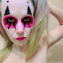TrixiTease: Clowning Around With Pie