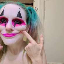 TrixiTease: Clowning Around With Pie