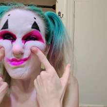 TrixiTease: Clowning Around With Pie