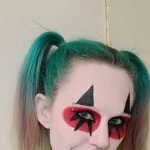 TrixiTease: Clowning Around With Pie