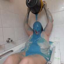 Darkabyss445: Darkabyss445 Gunged in the Bathtub