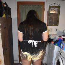 JD and Messy Andi: Andi's Cake Sit