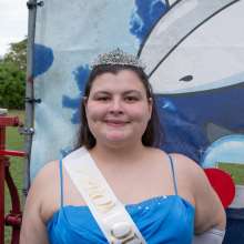 JD and Messy Andi: Prom Queen in the Dunk Tank!