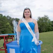 JD and Messy Andi: Prom Queen in the Dunk Tank!