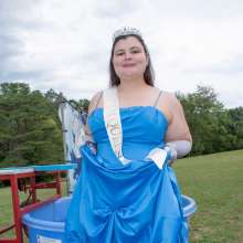 JD and Messy Andi: Prom Queen in the Dunk Tank!