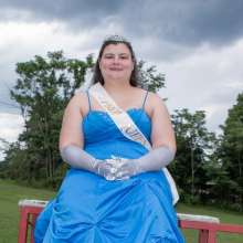 JD and Messy Andi: Prom Queen in the Dunk Tank!