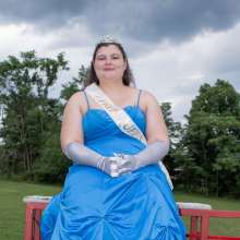 JD and Messy Andi: Prom Queen in the Dunk Tank!