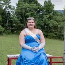 JD and Messy Andi: Prom Queen in the Dunk Tank!