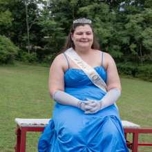JD and Messy Andi: Prom Queen in the Dunk Tank!