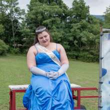 JD and Messy Andi: Prom Queen in the Dunk Tank!