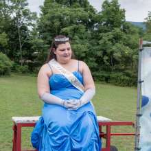 JD and Messy Andi: Prom Queen in the Dunk Tank!
