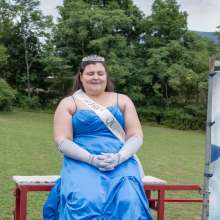 JD and Messy Andi: Prom Queen in the Dunk Tank!