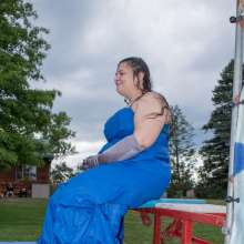 JD and Messy Andi: Prom Queen in the Dunk Tank!