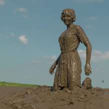 DungeonMasterOne: Mudbank Maude in a Short Party Dress