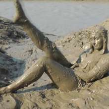 DungeonMasterOne: Mudbank Maude in a Short Party Dress