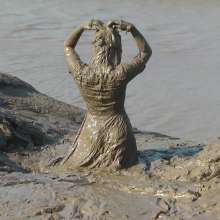 DungeonMasterOne: Mudbank Maude in a Short Party Dress