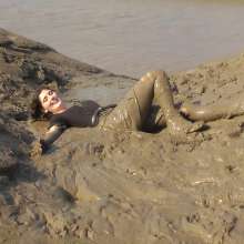 DungeonMasterOne: Mudbank Maude in a Short Party Dress