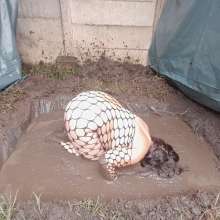 Darkabyss445: Muddy in My Fishnet Body Stocking