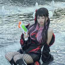 RSSRuinStreetStyle: Wears Chinese-inspired Outfit Cute Girl Gets Soaked in Water Fight