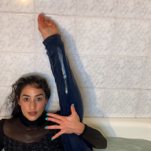 muddyfeet: Sexy woman wet in jeans in tub barefoot