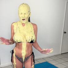 Slimed Models: Playboy Model in Her First-Ever Wamming!