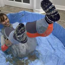 Wamgirlx: Wetsuit Filling with Messy Substances